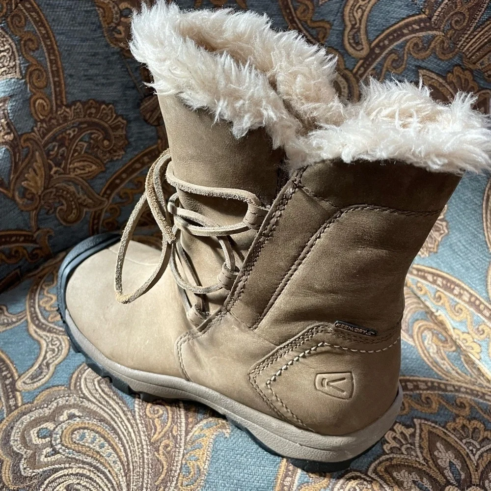 Keen Women's Waterproof Mid-Calf Winter Boots - Faux Fur Trim - Size 5/6  ❄️